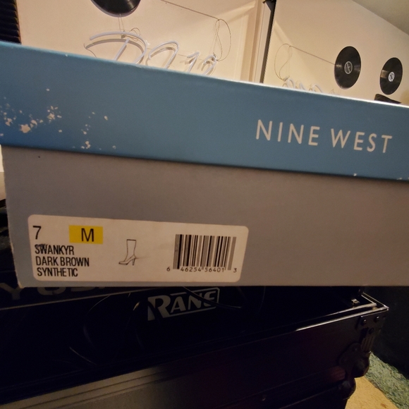 Nine West Dark Brown high boots size 7 - Picture 9 of 9